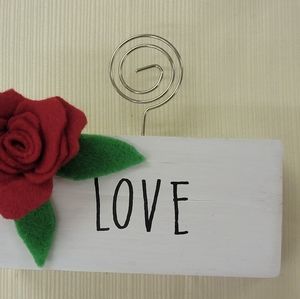 Photo/recipe holder with red rose